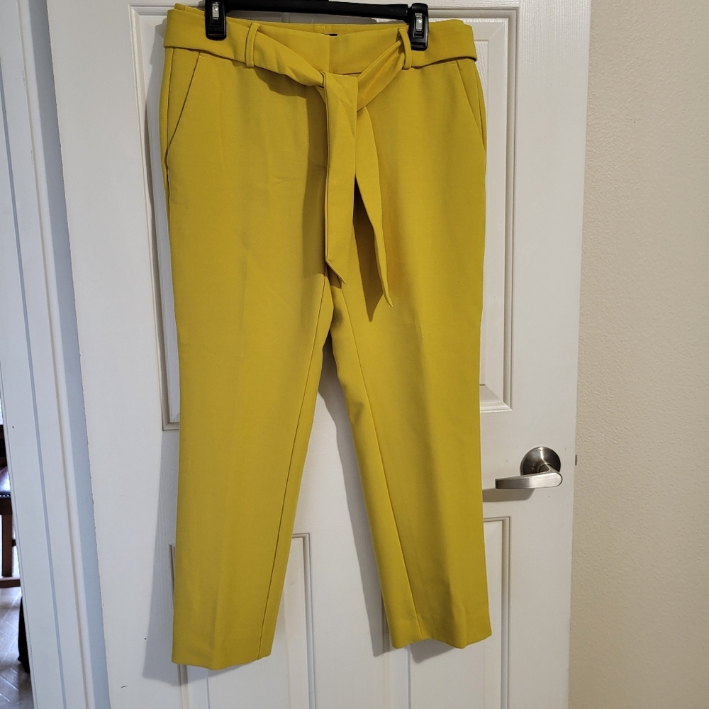 LOFT Julie Mustard Tie-Waist Cropped Pants.  Size 6
